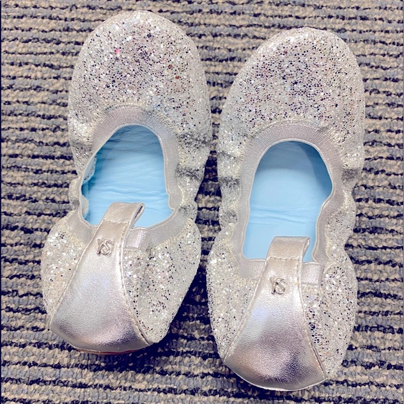 Platinum Glitter Serena Ballet Flats, Size 5 Women Hitched by Yosi Samara.